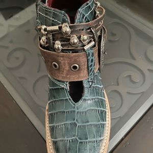 Brand new freebird booties. Very comfy.